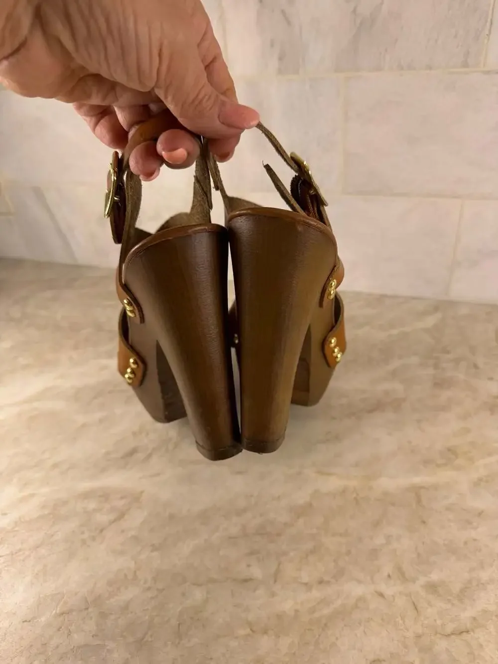 Candie’s Brown Leather Strappy Wooden Platform Heels Sandals Women’s Size 6.5